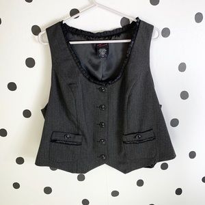 🔥30%OFF🔥EUC TORRID BUTTON DOWN VEST size 2